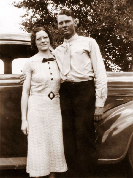 1937-07 Mildred and George, married just over one month